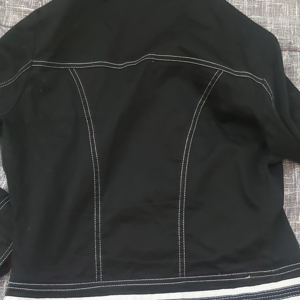 Sportive Jacket - Picture 9 of 9